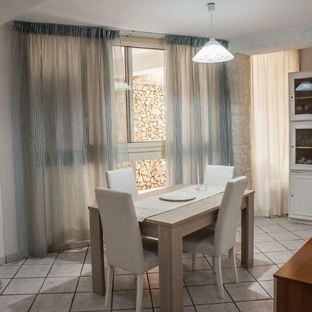 Casa Vacanze Margherita Porto Torres Exterior photo